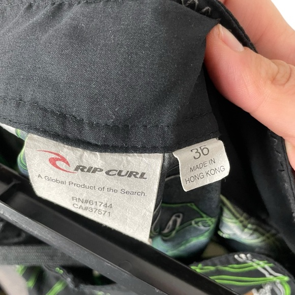 Rip Curl Floral Board Shorts Black Green White Size 36 Swim Trunks - Picture 4 of 7